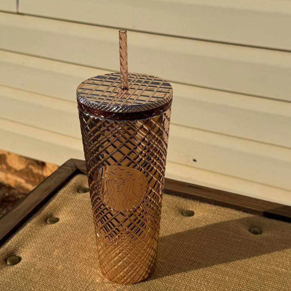 Starbucks Rose Gold Criss Cross Tumbler  24 OZ